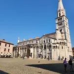 Dei Gallucci * Modène
